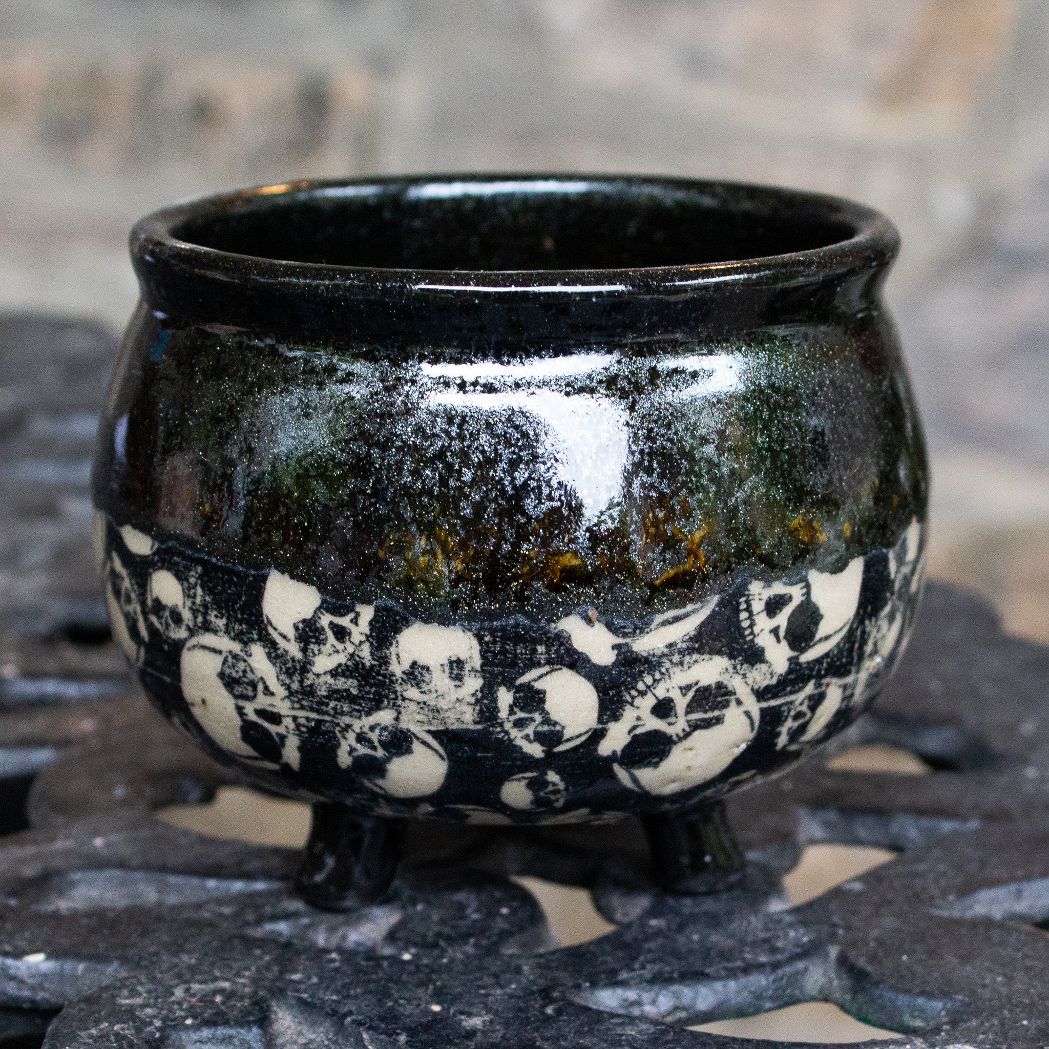 Skulls Cauldron 2