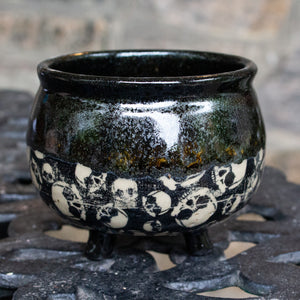 Skulls Cauldron 2