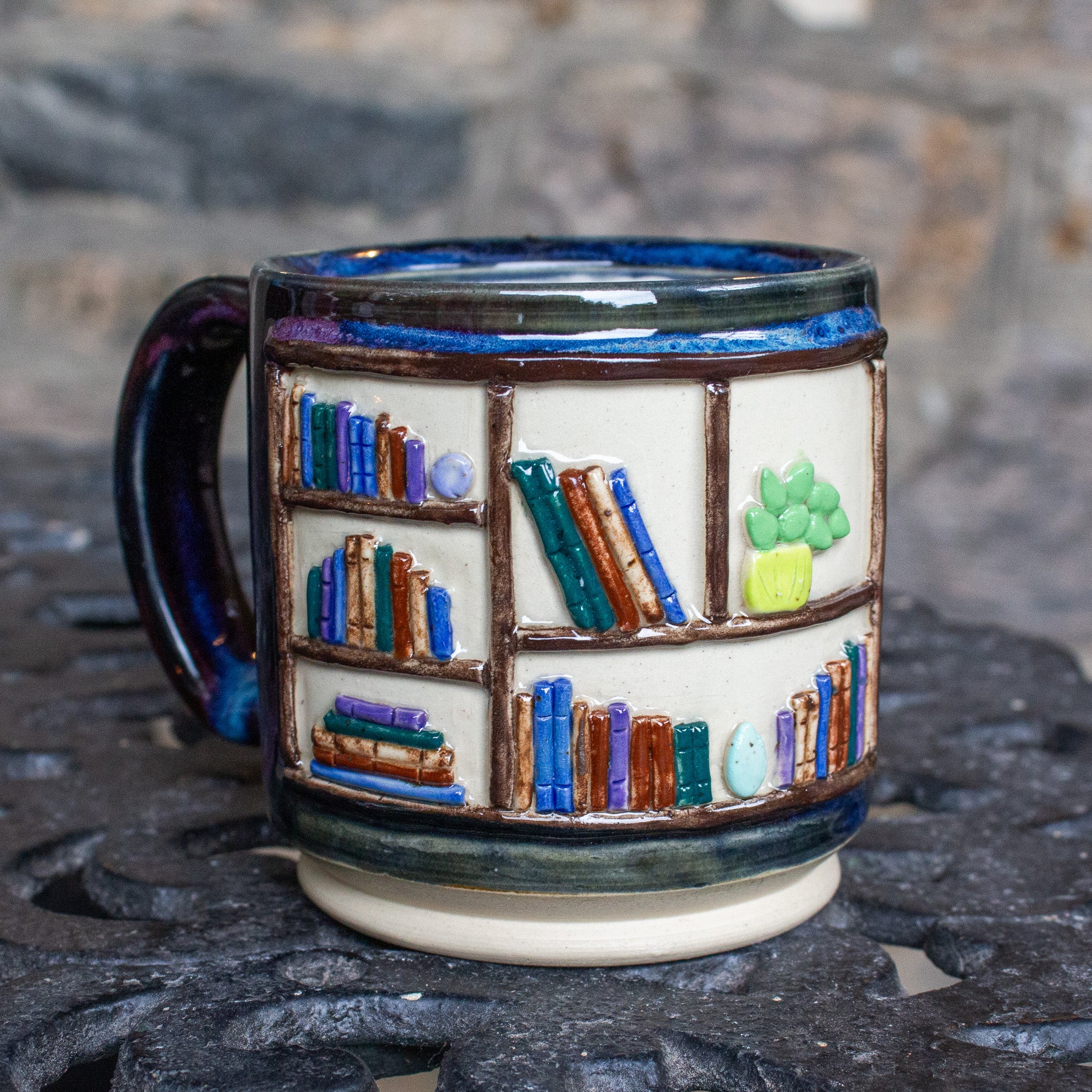 Aurora BOOK MUG